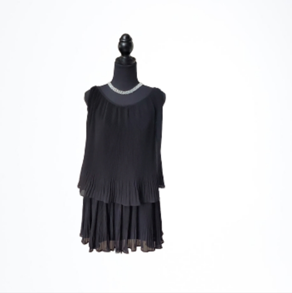 COCKTAIL PARTY READY PLEATED FLARED TUNIC ( L ) - Picture 1 of 5